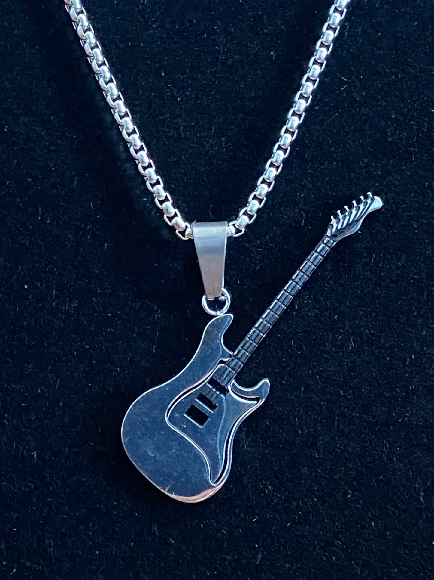 Silver Guitar Pendant & Silver Rope Chain Necklace